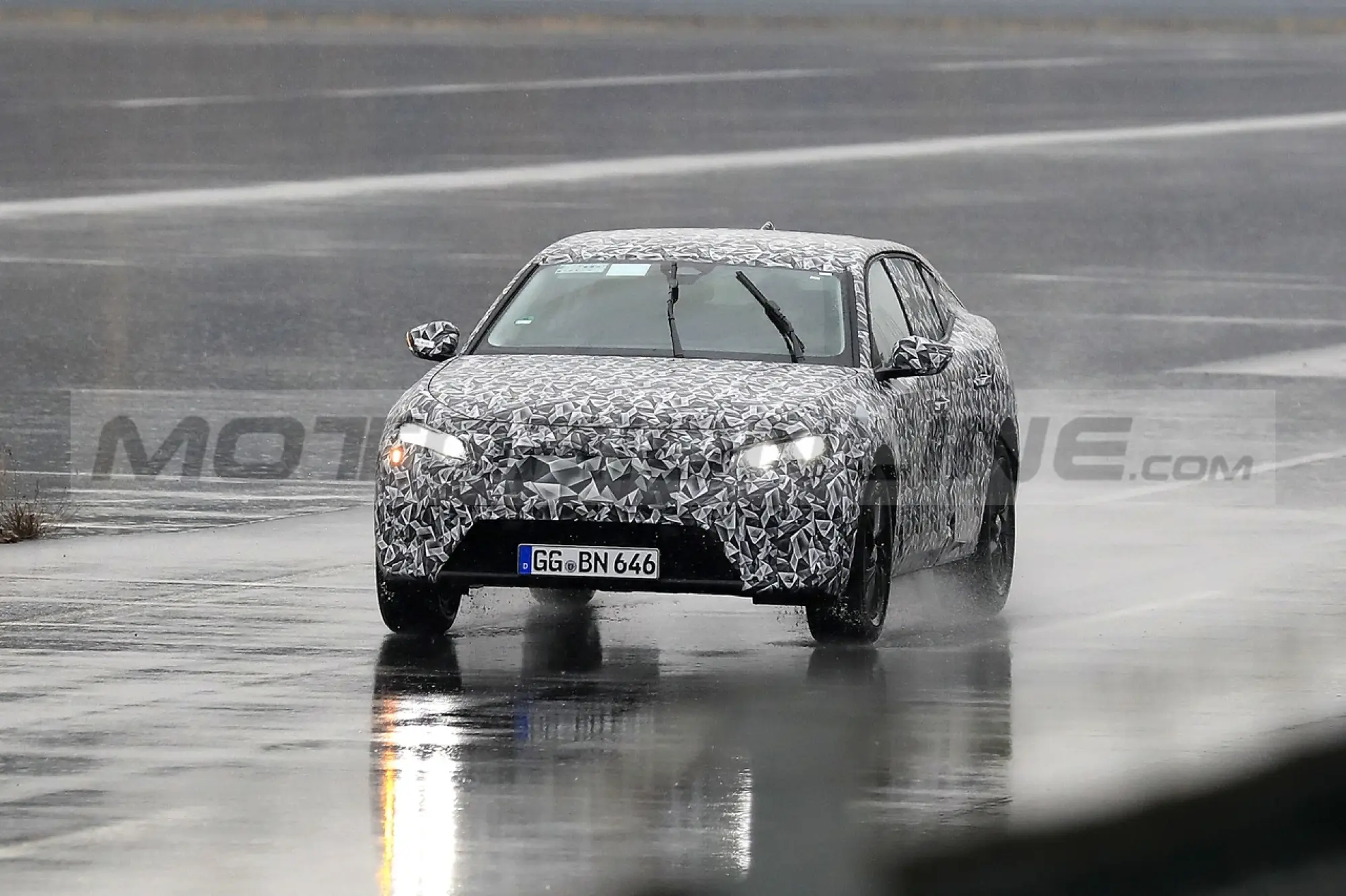 Peugeot 4008 2023 - Foto Spia 17-03-2022 - 16