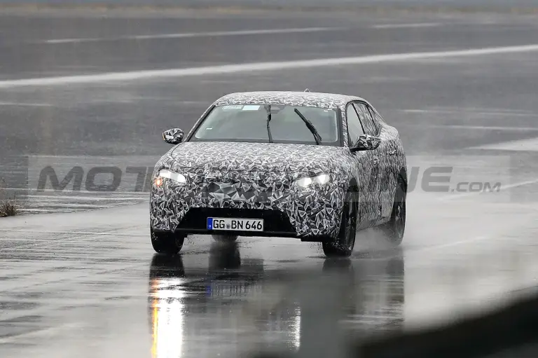 Peugeot 4008 2023 - Foto Spia 17-03-2022 - 16