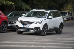 Peugeot 5008 - Prova su strada 2017