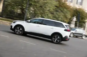 Peugeot 5008 - Prova su strada 2017