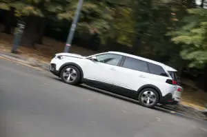 Peugeot 5008 - Prova su strada 2017