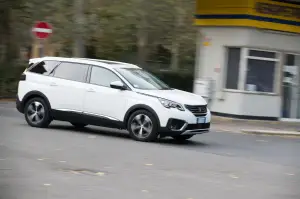 Peugeot 5008 - Prova su strada 2017