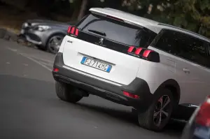 Peugeot 5008 - Prova su strada 2017