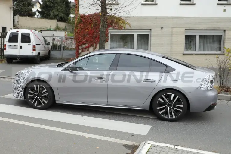 Peugeot 508 2023 - Foto Spia 15-11-2022 - 12