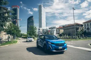 Peugeot e-208 ed e-2008 - Leonardo Da Vinci a Milano