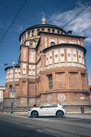 Peugeot e-208 ed e-2008 - Leonardo Da Vinci a Milano