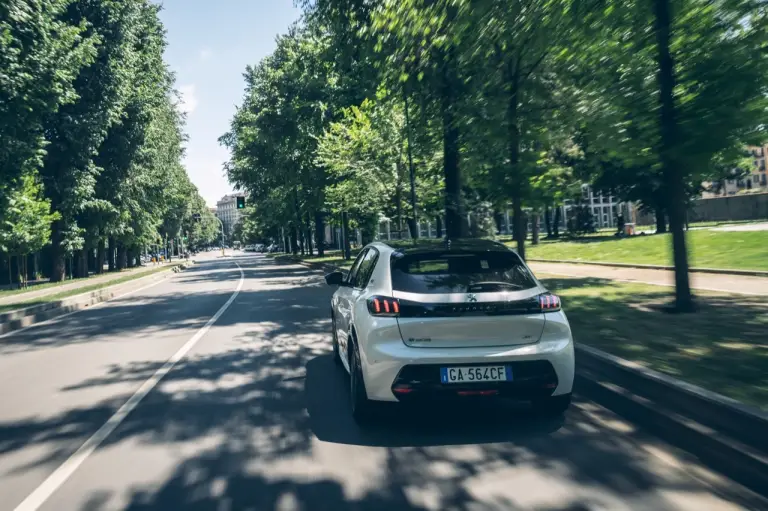 Peugeot e-208 ed e-2008 - Leonardo Da Vinci a Milano - 31