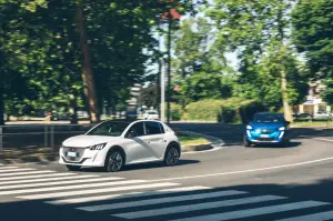 Peugeot e-208 ed e-2008 - Leonardo Da Vinci a Milano