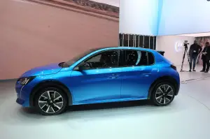 Peugeot e-208 GT - Salone di Ginevra 2019 - 12