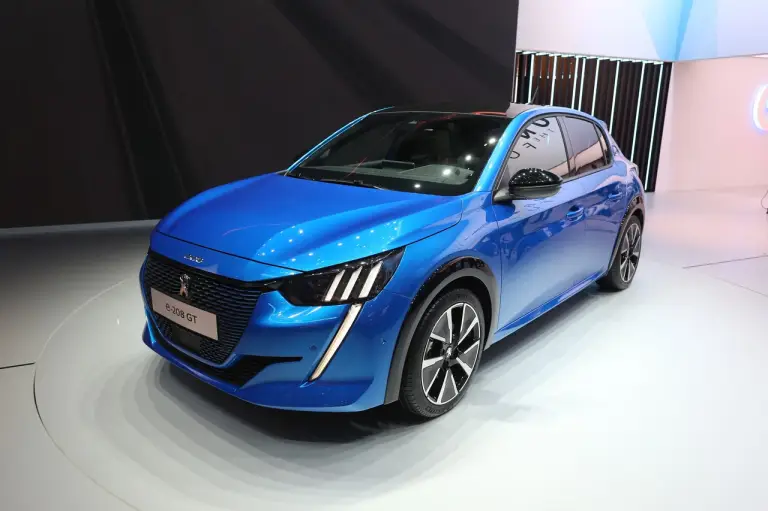 Peugeot e-208 GT - Salone di Ginevra 2019 - 13