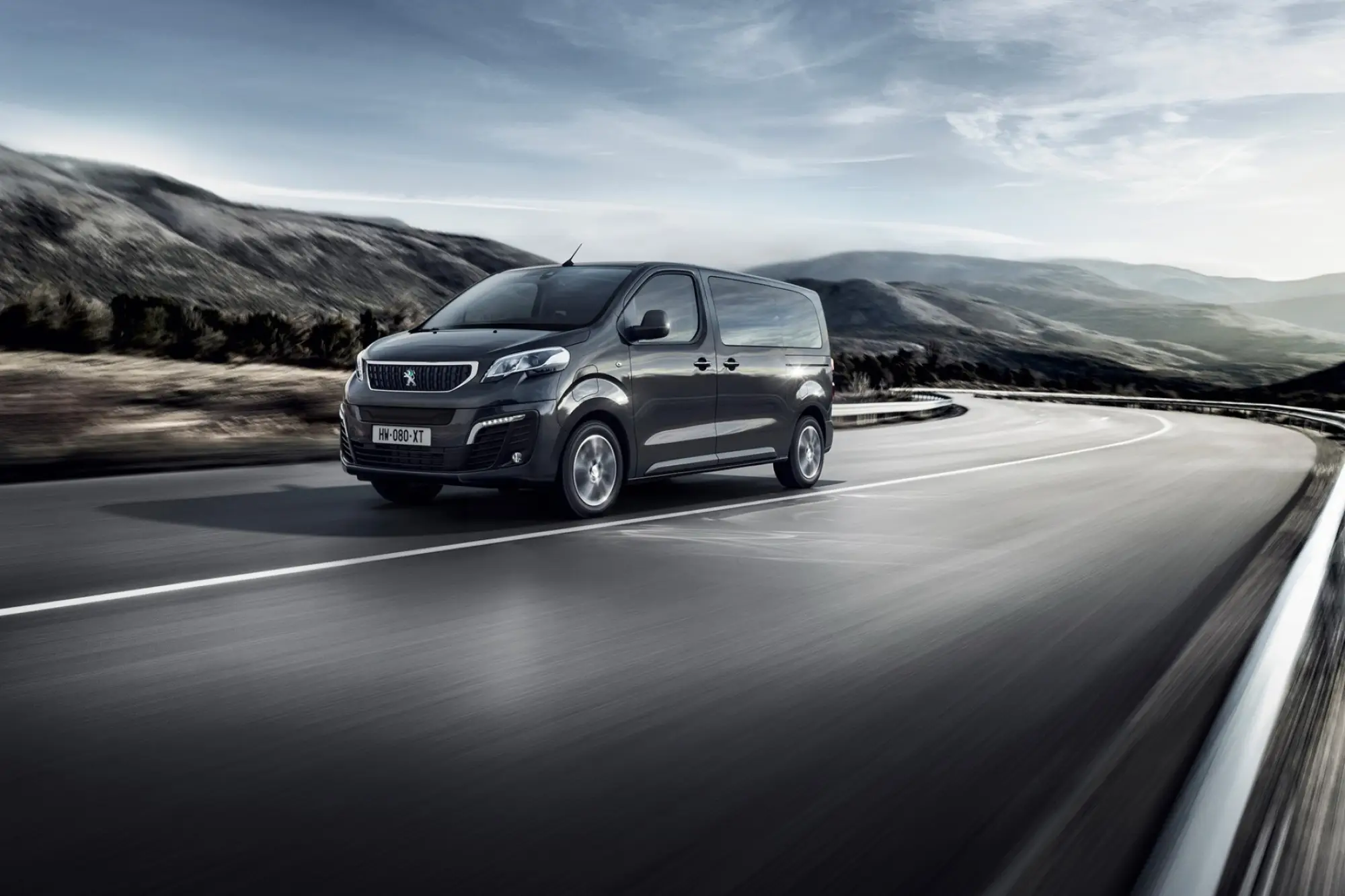 Peugeot e-Traveller - 11