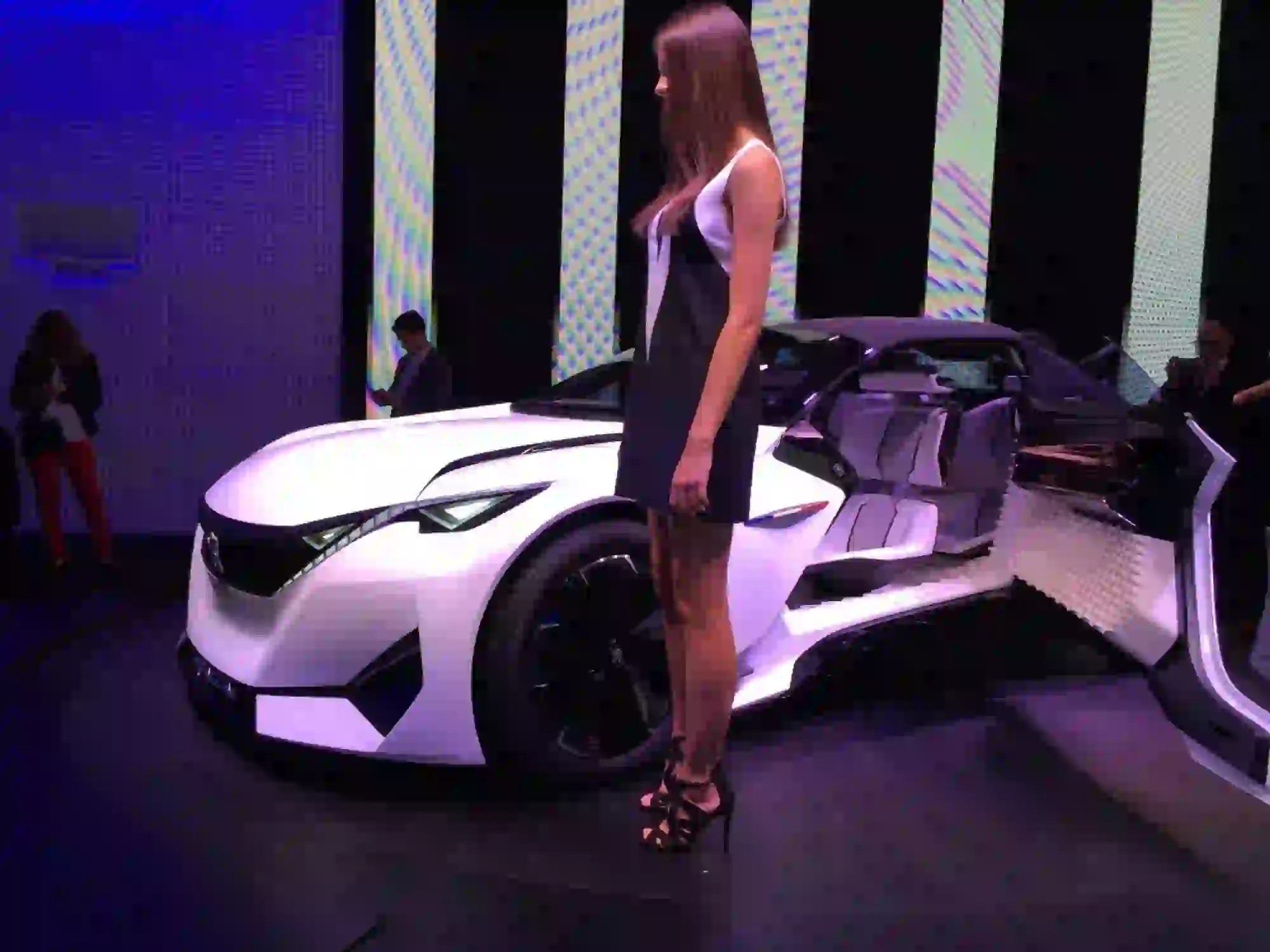 Peugeot Fractal concept - Salone di Francoforte 2015 - 13