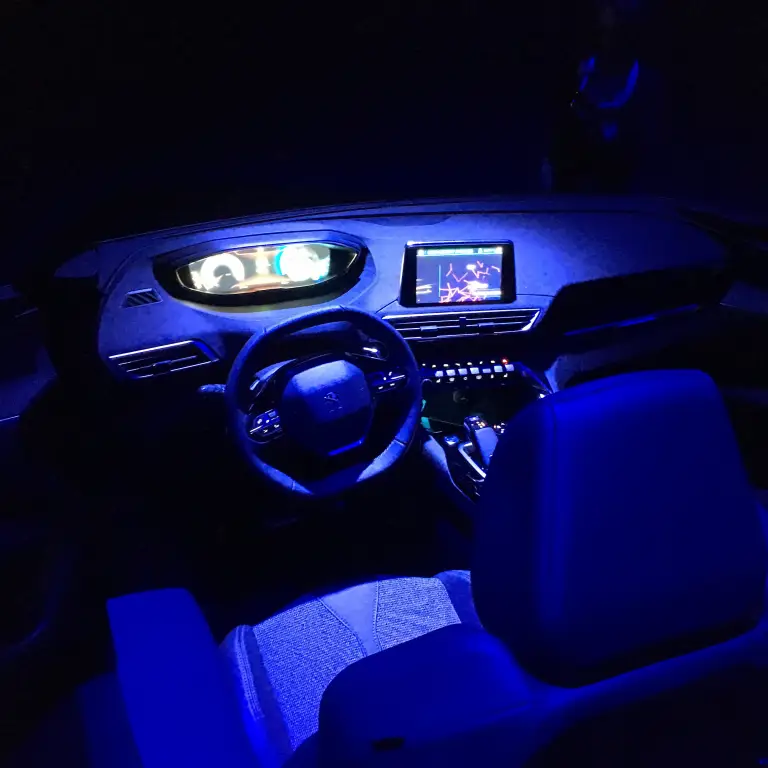 Peugeot i-cockpit MY2016 - 1