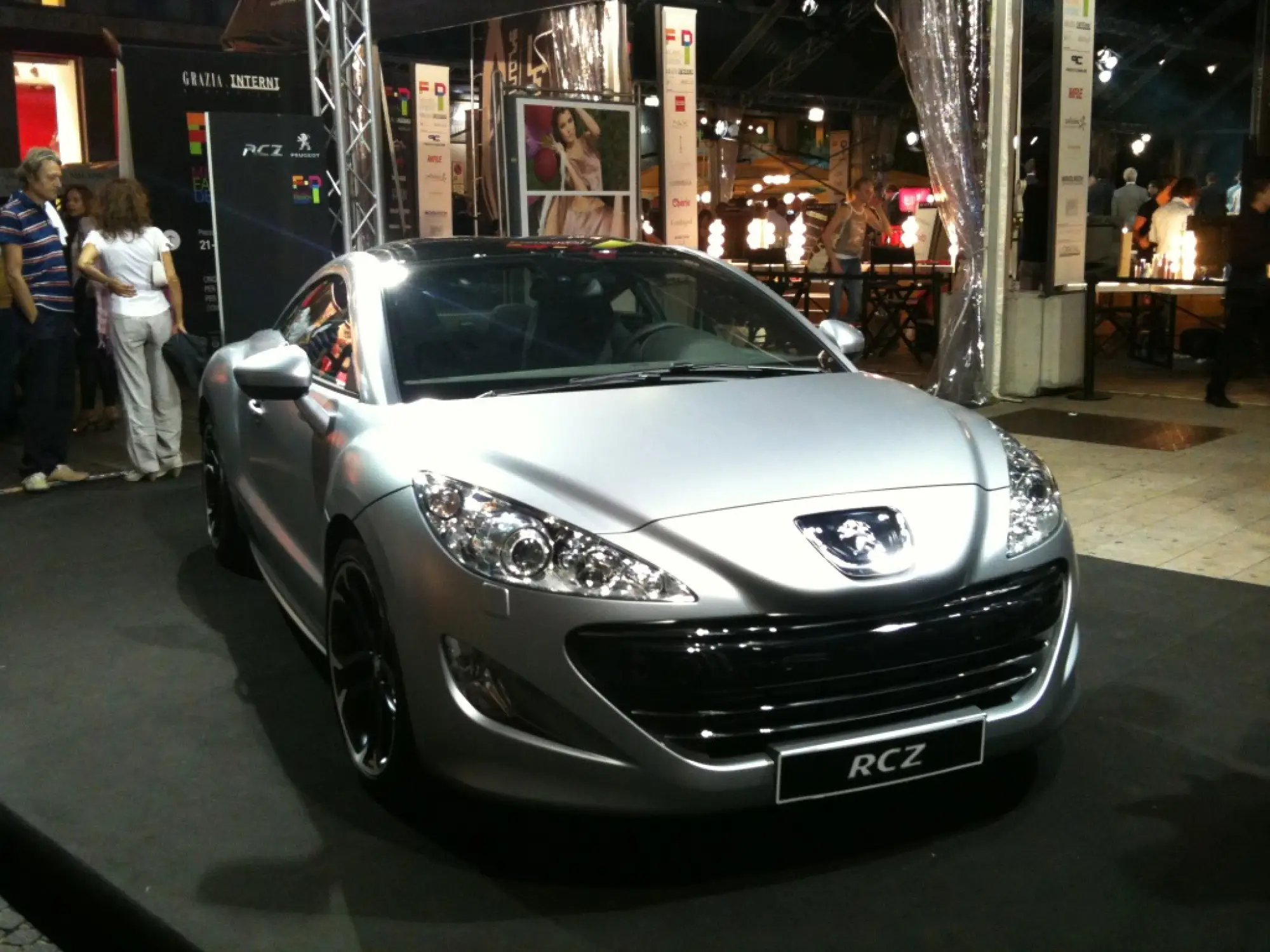 Peugeot RCZ Asphalt - Milano Fashion Week 2011 - 1