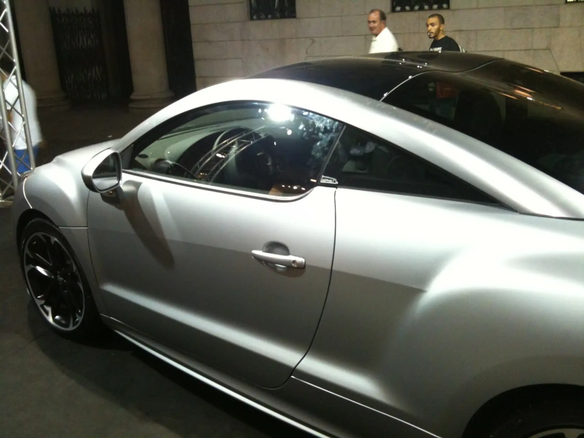 Peugeot RCZ Asphalt - Milano Fashion Week 2011 - 6