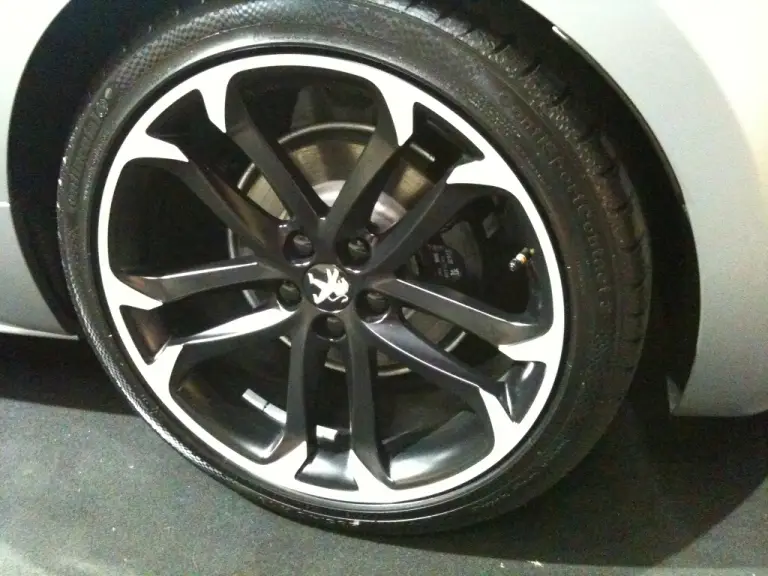 Peugeot RCZ Asphalt - Milano Fashion Week 2011 - 7
