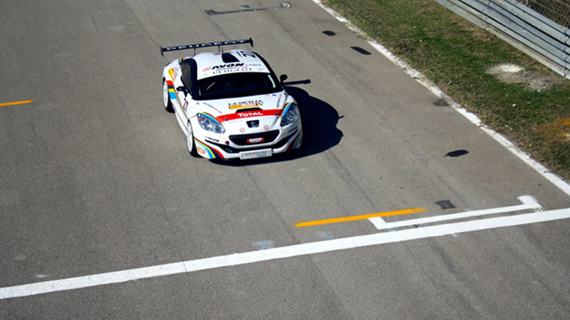 Peugeot RCZ R Cup - Inside the Race, un Weekend da Pilota - 10