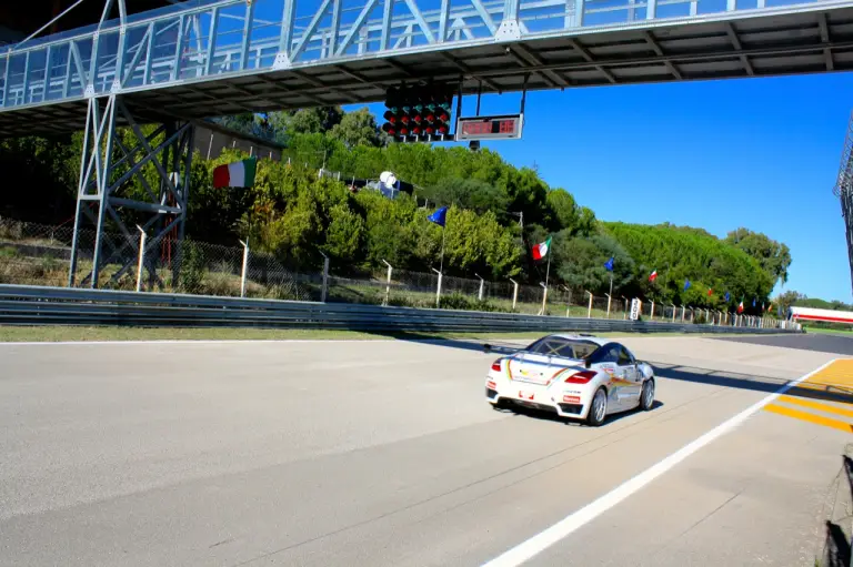 Peugeot RCZ R Cup - Inside the Race, un Weekend da Pilota - 31