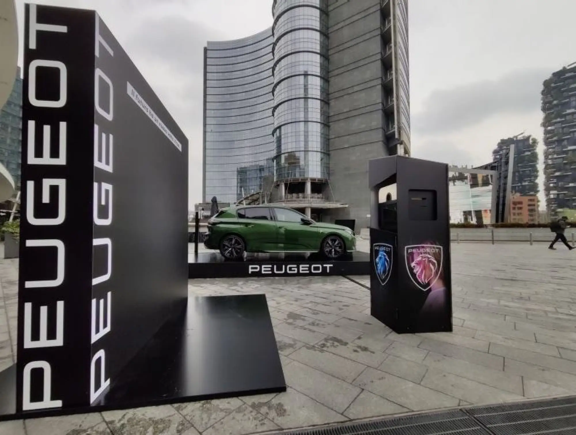 Peugeot - The Corner a Milano - 2