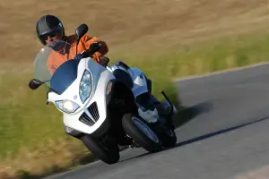 Piaggio MP3 Hybrid