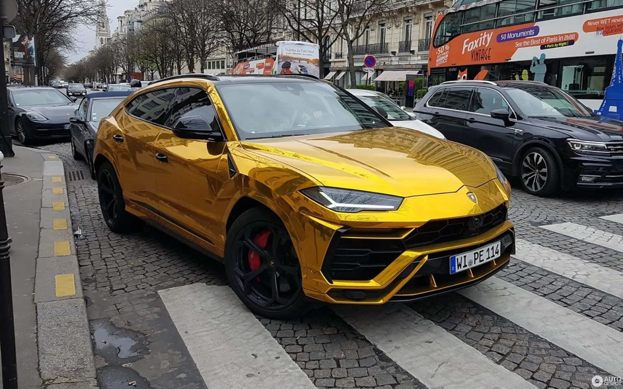 Pierre-Emerick Aubameyang e le sue supercar - 3