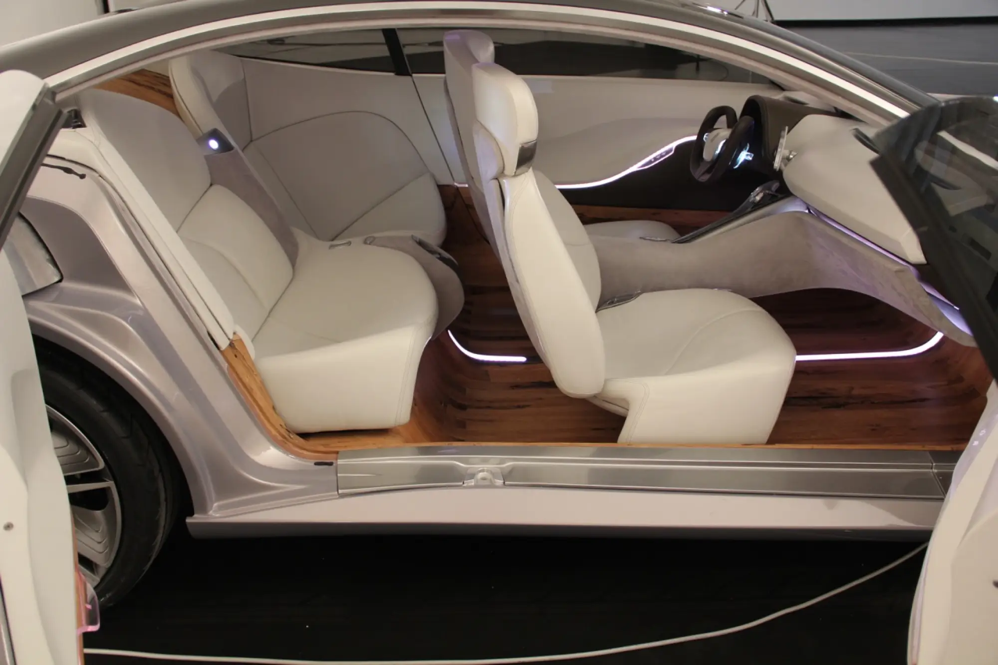 -pininfarina-cambiano-concept-foto - 13