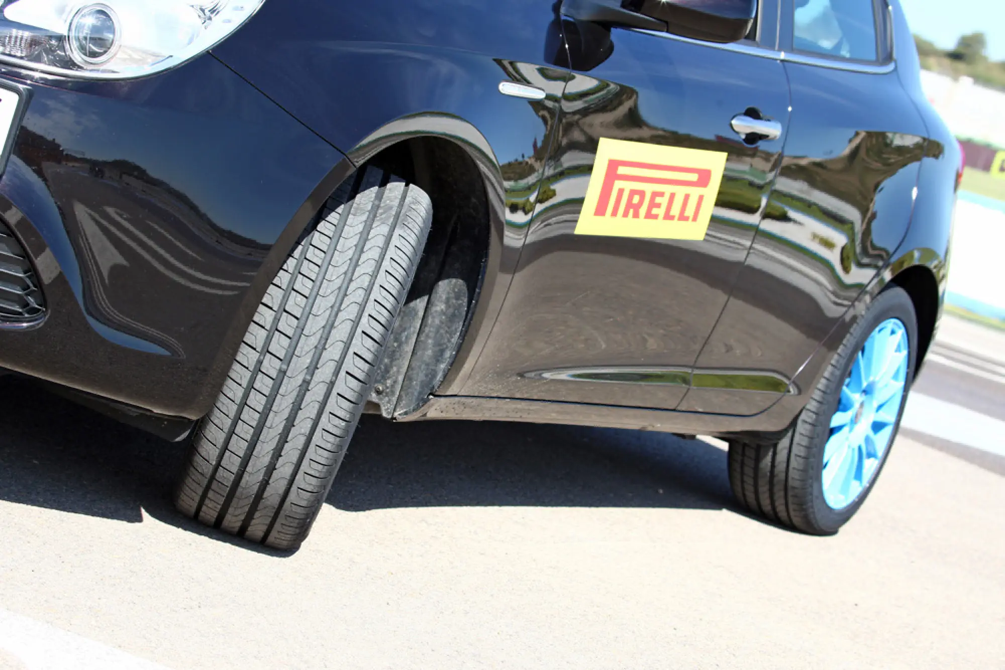 Pirelli Cinturato P7 Blue - 16