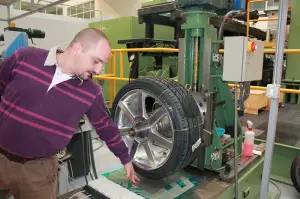 Pirelli - Visita ai reparti di Ricerca e Sviluppo