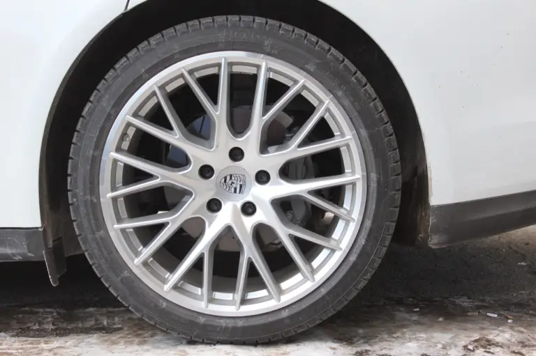 Pirelli Winter Sottozero 3 e nuova Porsche Panamera - 1