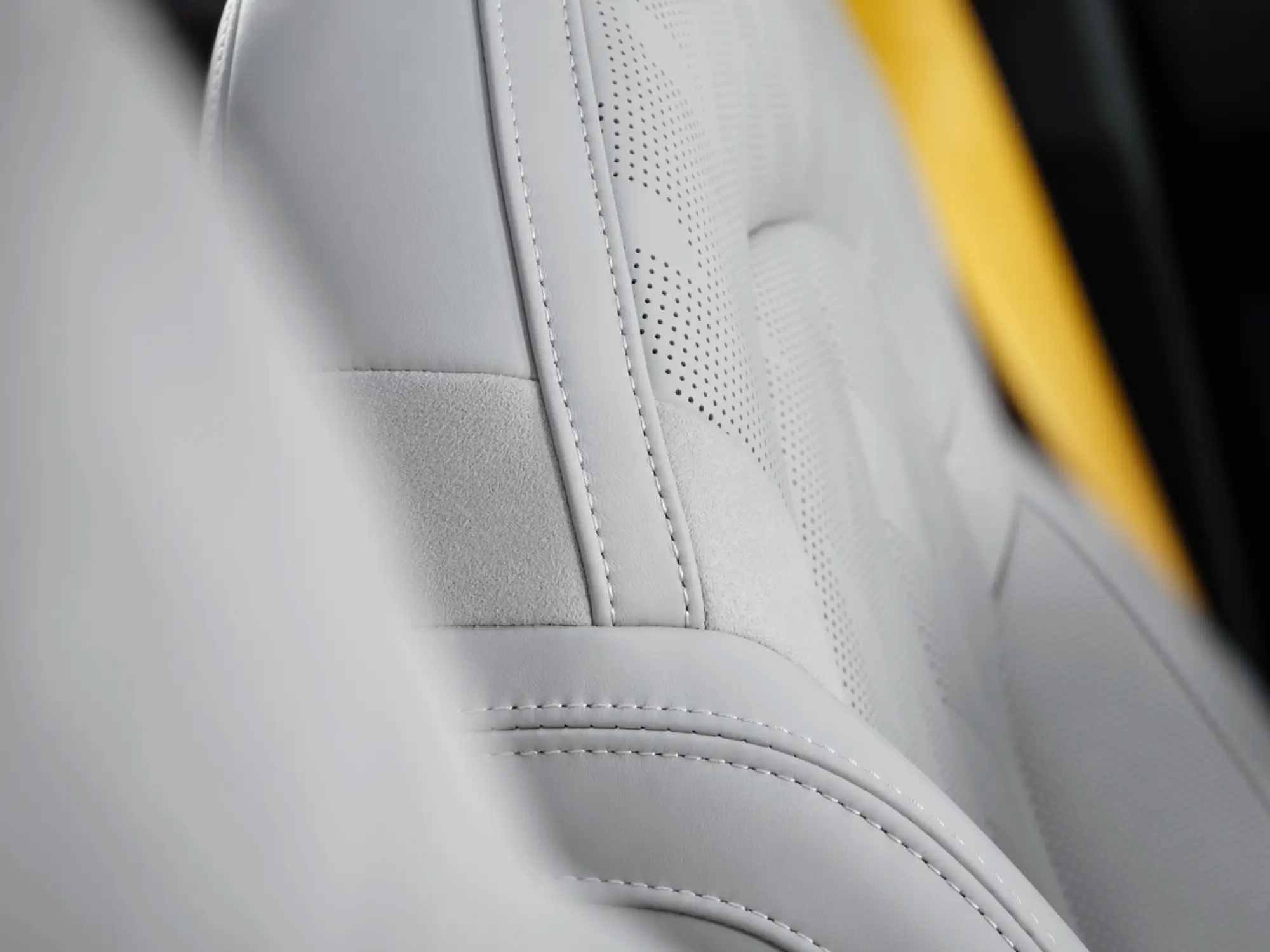 Polestar 2 2023 - Foto - 31
