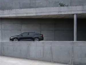 Polestar 2 2023 - Foto - 43