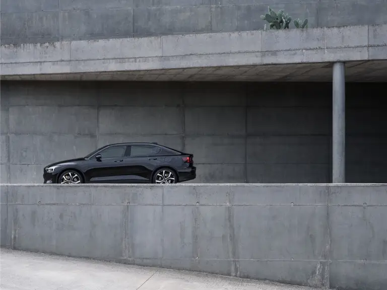 Polestar 2 2023 - Foto - 43