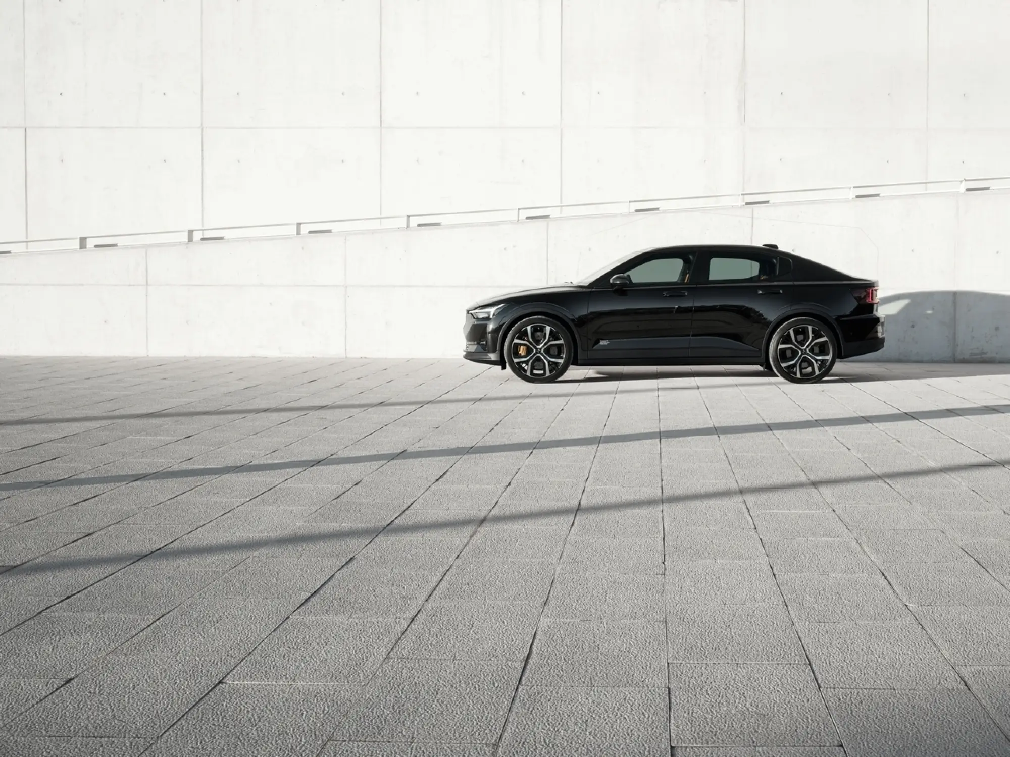 Polestar 2 2023 - Foto - 48