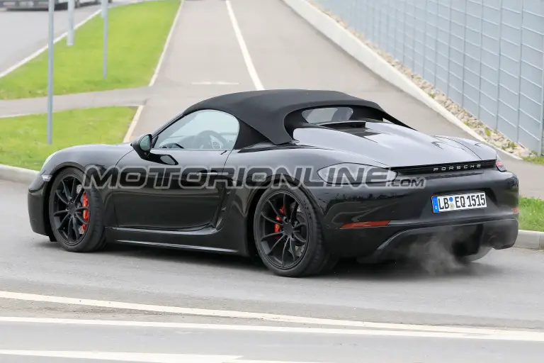 Porsche 718 Boxster Spyder foto spia 17 novembre 2017 - 7