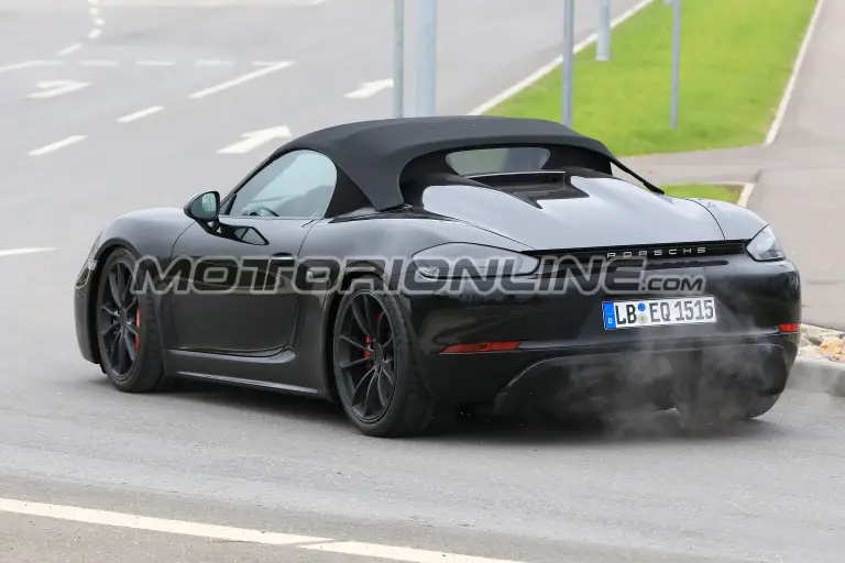 Porsche 718 Boxster Spyder foto spia 17 novembre 2017 - 8