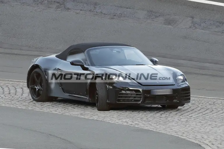 Porsche 718 Boxter - Foto spia 9-11-2022 - 4