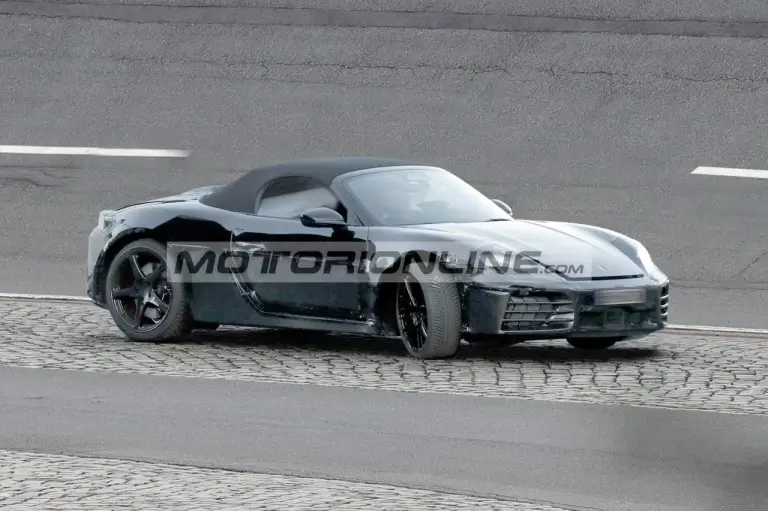 Porsche 718 Boxter - Foto spia 9-11-2022 - 1