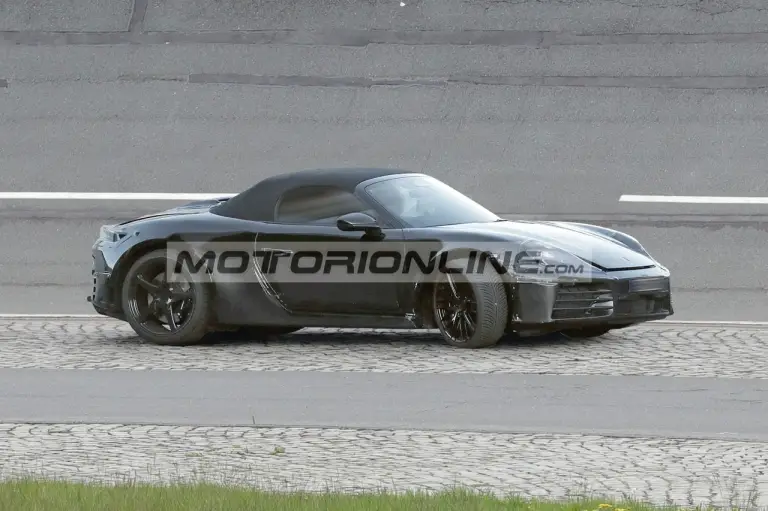 Porsche 718 Boxter - Foto spia 9-11-2022 - 10