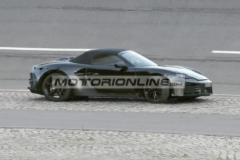 Porsche 718 Boxter - Foto spia 9-11-2022 - 5