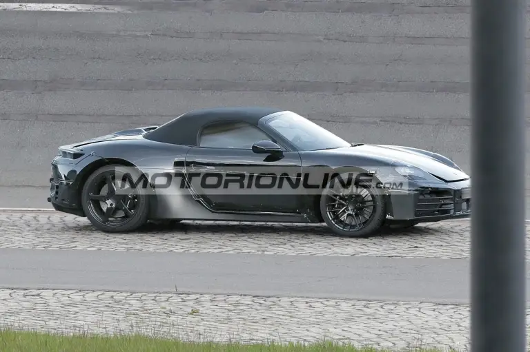 Porsche 718 Boxter - Foto spia 9-11-2022 - 8