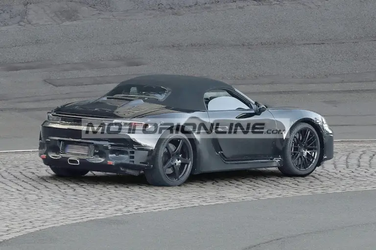 Porsche 718 Boxter - Foto spia 9-11-2022 - 13