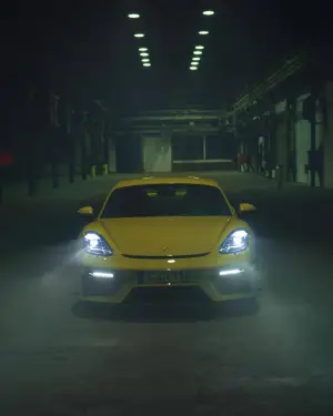 Porsche 718 Cayman GT4 2020 e 718 Spyder 2020