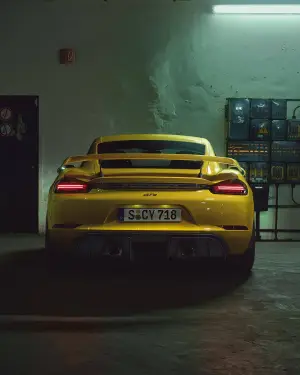 Porsche 718 Cayman GT4 2020 e 718 Spyder 2020