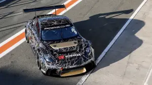 Porsche 718 Cayman GT4 ePerformance prototipo - Foto - 7