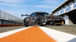 Porsche 718 Cayman GT4 ePerformance prototipo - Foto - 8