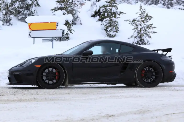 Porsche 718 Cayman GT4 - Foto spia 15-02-2018  - 6