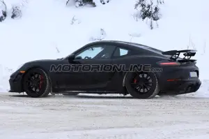 Porsche 718 Cayman GT4 - Foto spia 15-02-2018  - 8