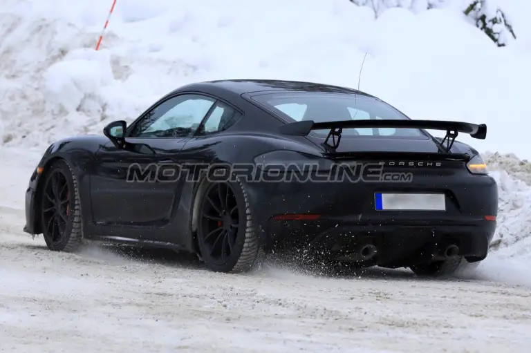 Porsche 718 Cayman GT4 - Foto spia 15-02-2018  - 11