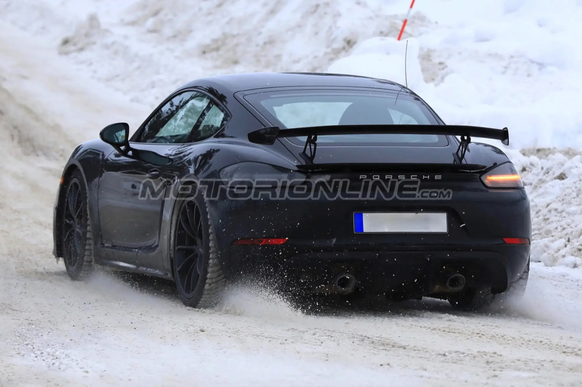 Porsche 718 Cayman GT4 - Foto spia 15-02-2018  - 12