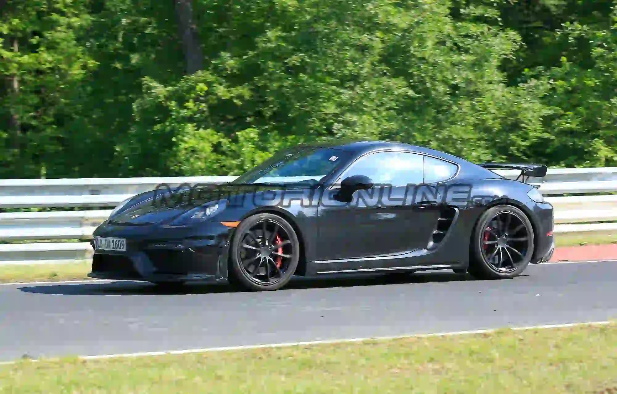 Porsche 718 Cayman GT4 - Foto spia 15-05-2018 - 3